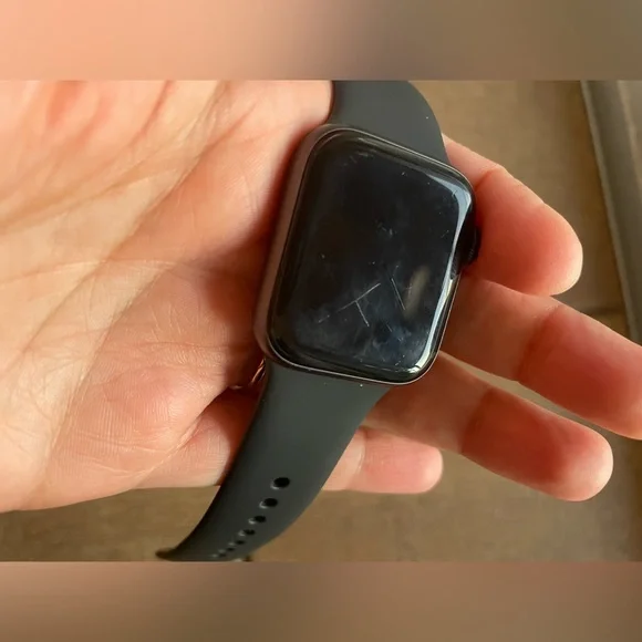 APPLE WATCH SERIES 4 GPS 40MM SPACE GRAY